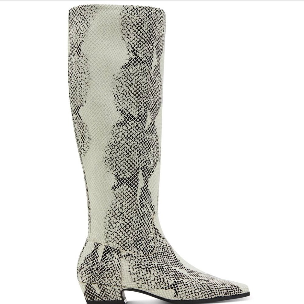 Steve Madden/Madden Girl Florence knee boots size 6M cream/black